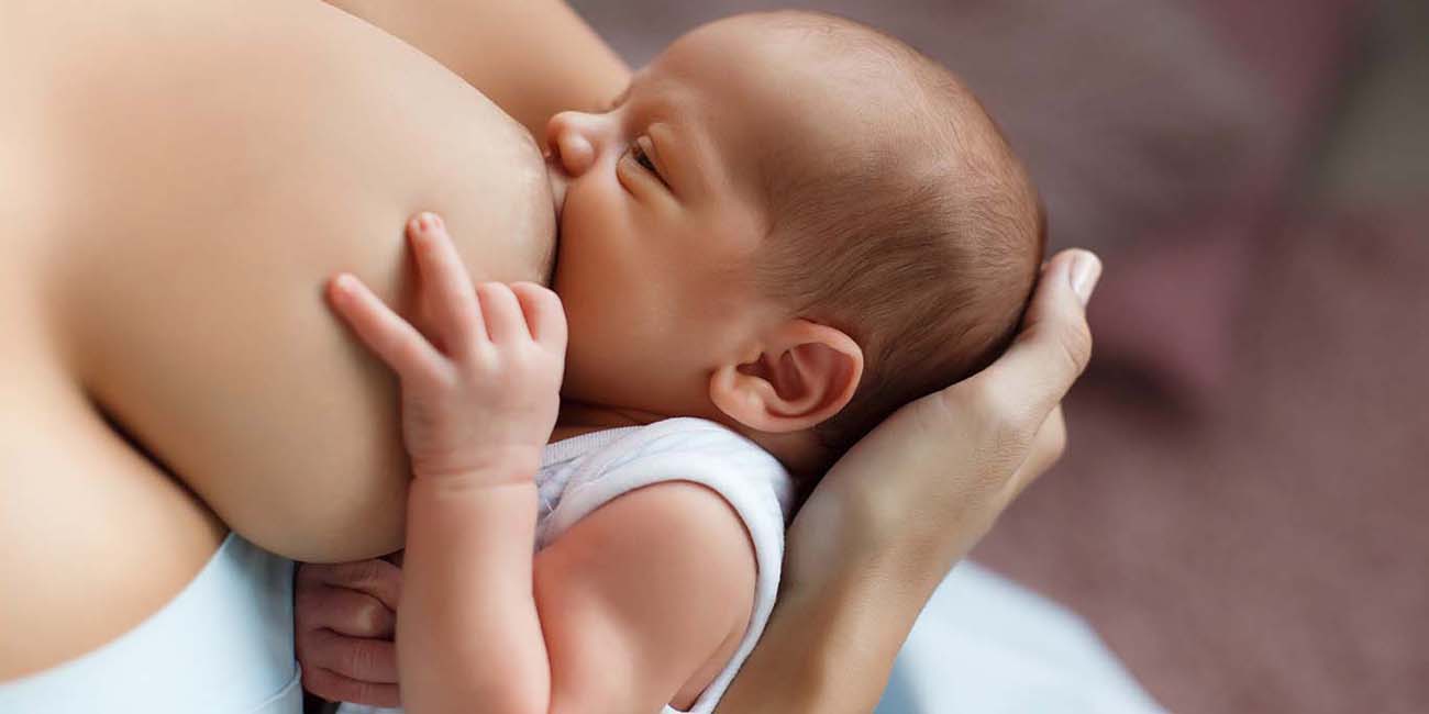 BREAST COMPRESSIONS for Sleepy Baby While Breastfeeding 